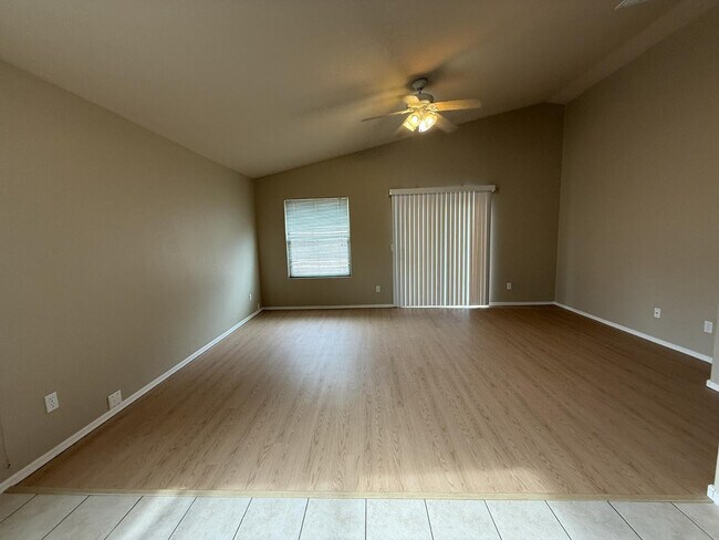 Building Photo - 25214 W Clanton Ave