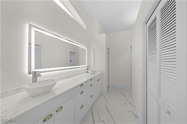 Building Photo - 3832 Sabal Springs Blvd