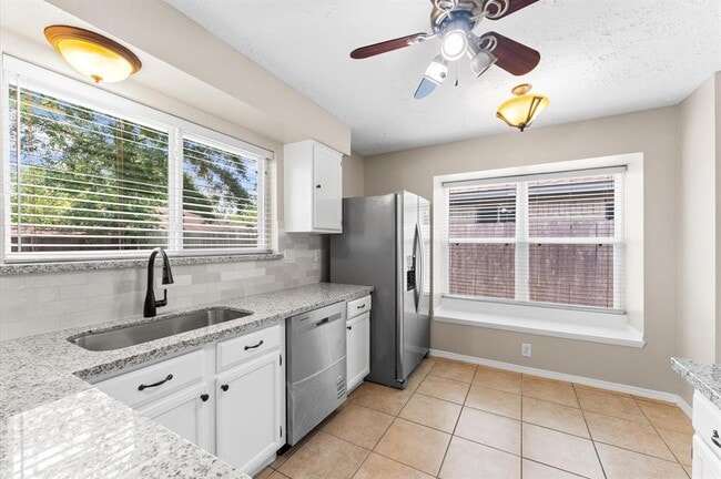 Building Photo - 418 Ironbark Dr