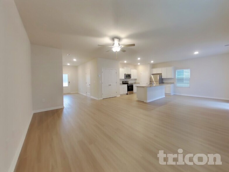 Building Photo - 6432 Lowe Ln