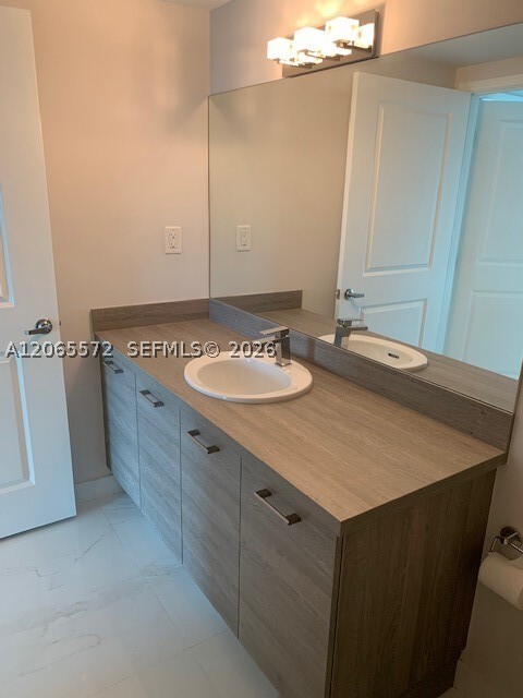 Building Photo - 400 Sunny Isles Blvd