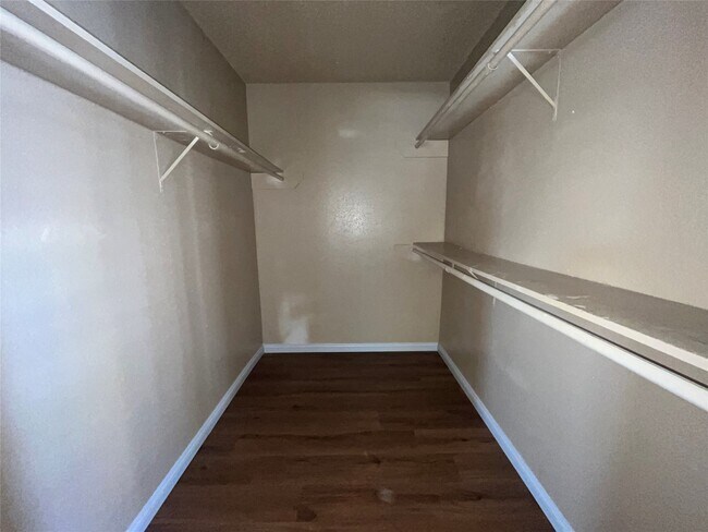 Building Photo - 2750 Holly Hall St