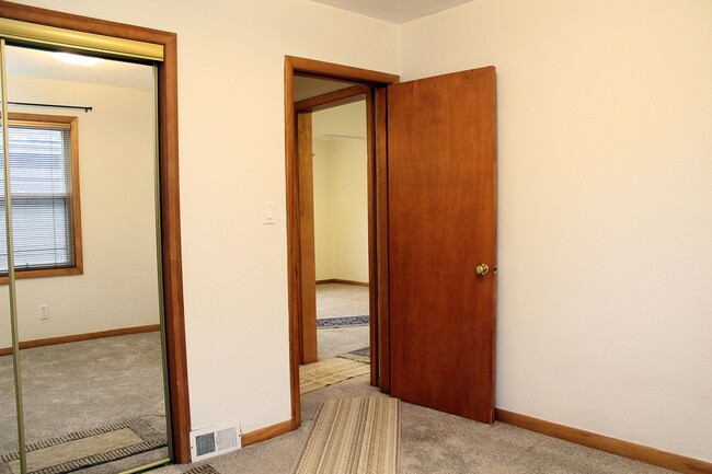 Building Photo - RENT SPECIAL - $500 off! Charming 1 Bed + ...