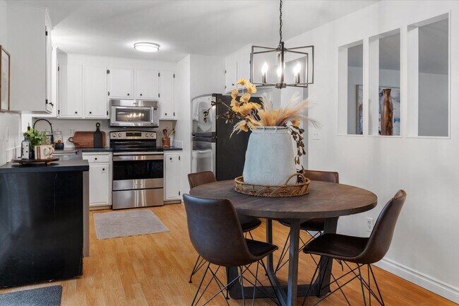 Building Photo - Remodeled Rambler with 2/Car garage, RV Parking and an Impressive Back Yard!!!!!