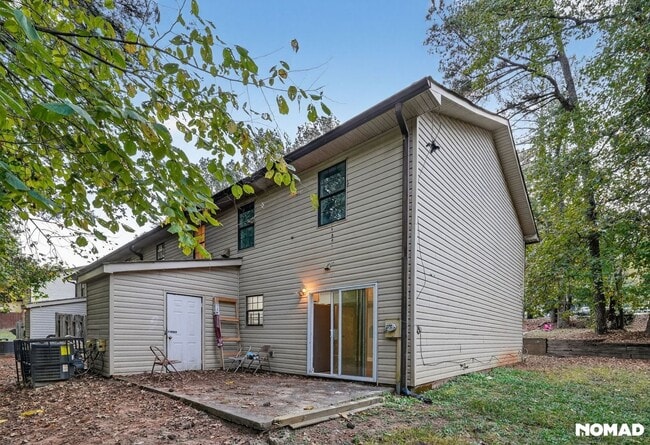 Building Photo - 5952 Stonewall Dr