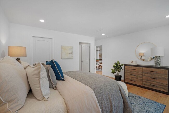 Building Photo - Fully Renovated Orinda Home for Rent, Avai...