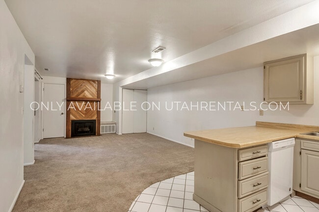 Building Photo - 1760 Willowbrook Dr