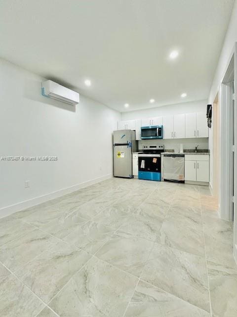 Building Photo - 3300 SW 80th Ave