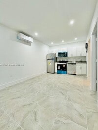 Building Photo - 3300 SW 80th Ave