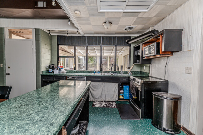 Building Photo - 1809 NC-42