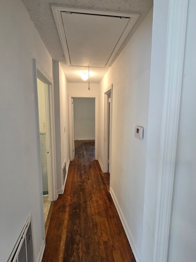 Building Photo - Decker Boulevard-International Corridor