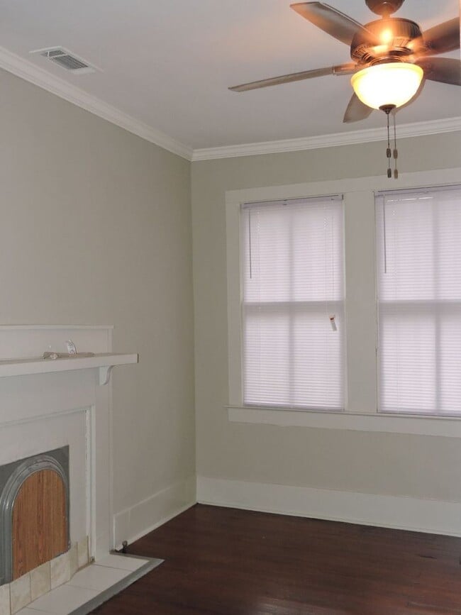 Building Photo - Garden District Cottage with lots of updates