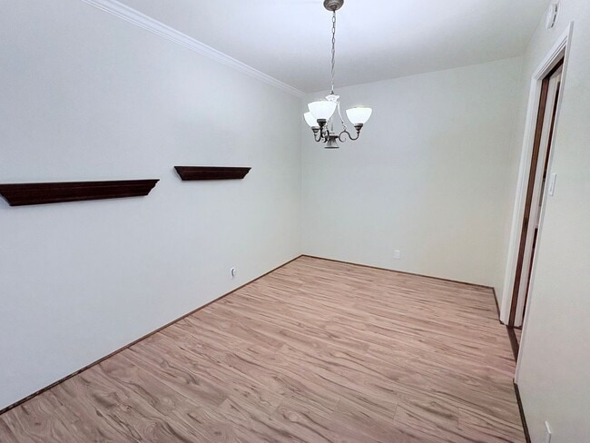 Building Photo - Lovely 2 Bedroom and 2 Bathroom Condo w/ Den! Lots of Space! *SPECIAL OFFER 1/2 Off First Month's...