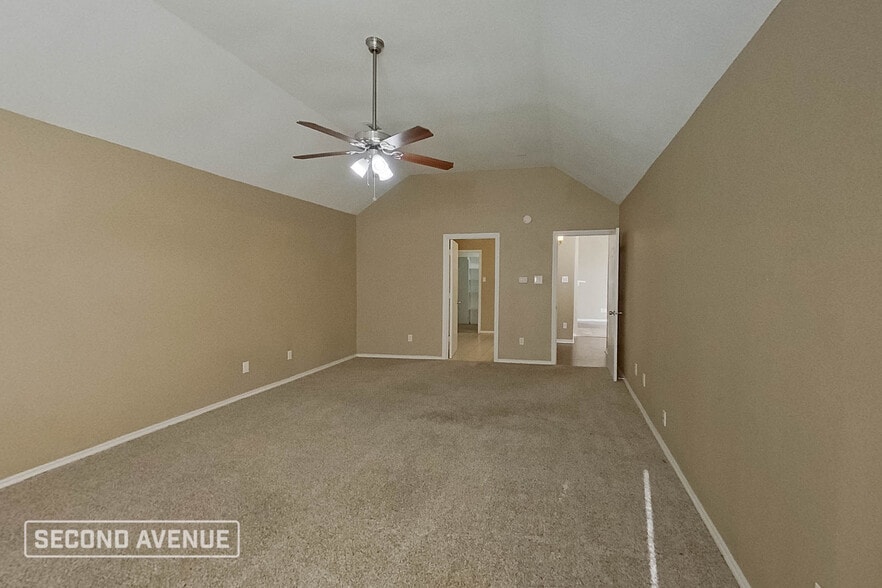 Building Photo - 616 Elm Falls Pl