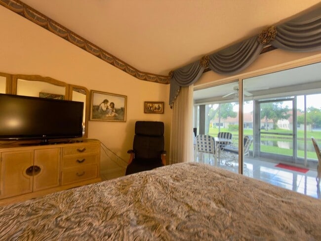 Building Photo - 7922 Sandy Pointe Dr