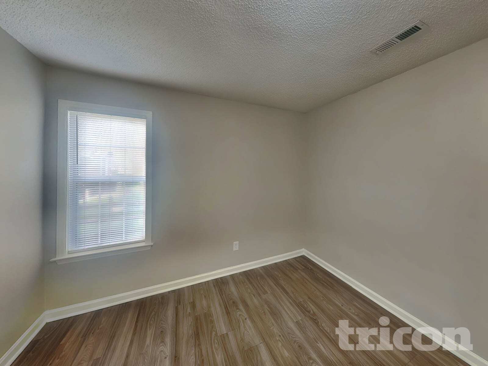 Building Photo - 217 Clear Springs Ct