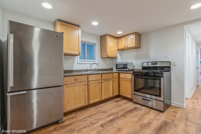 Building Photo - 3721 N Ashland Ave