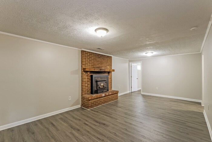 Building Photo - 7777 Ravenswood Dr