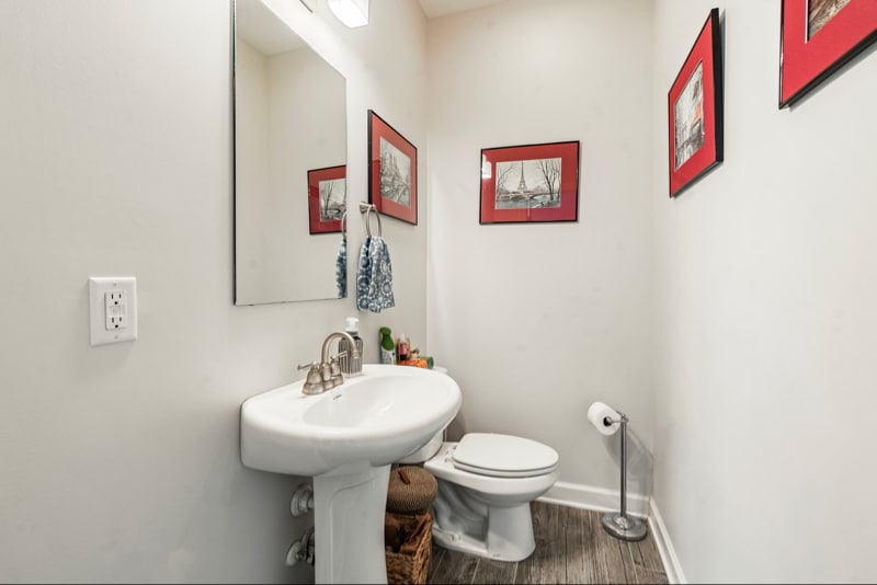 Building Photo - 705 Ellie Dr