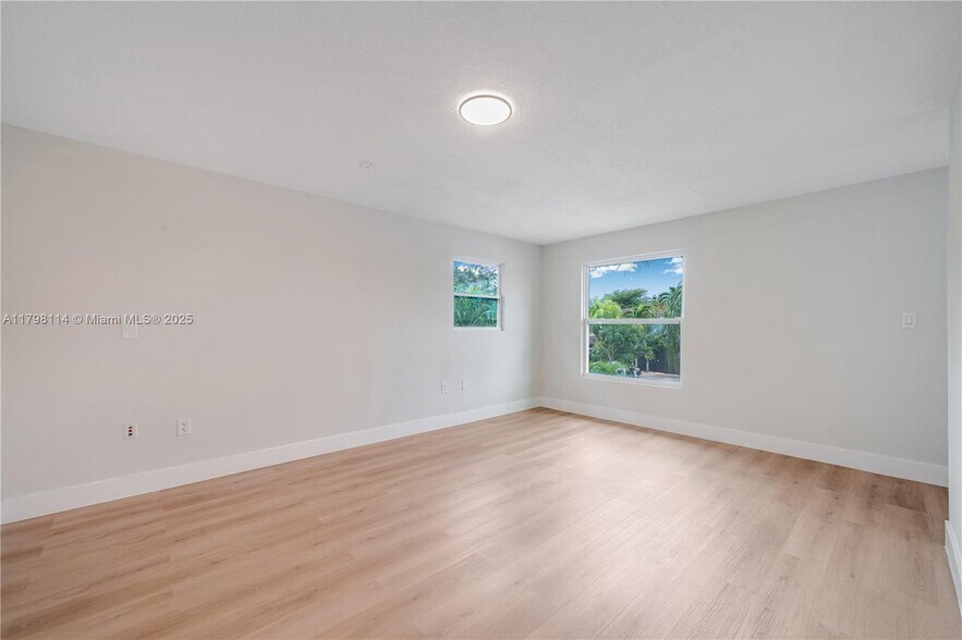 Building Photo - 14725 SW 107th Ter