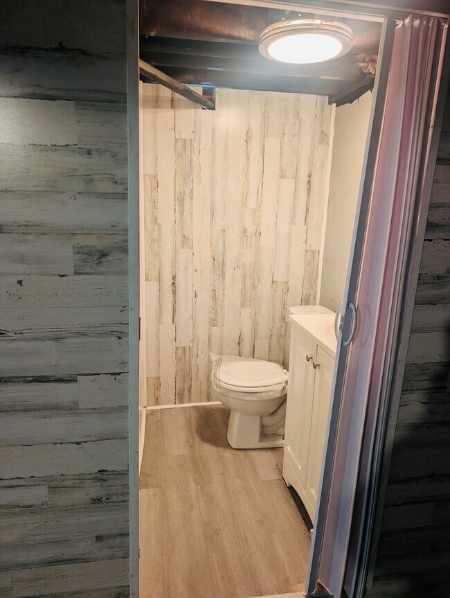 Building Photo - 1196 E Coldwater Rd