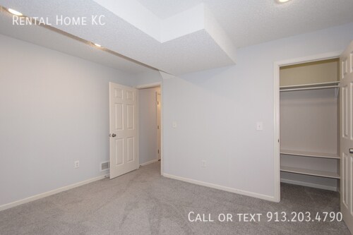 Building Photo - 1391 E 155th St