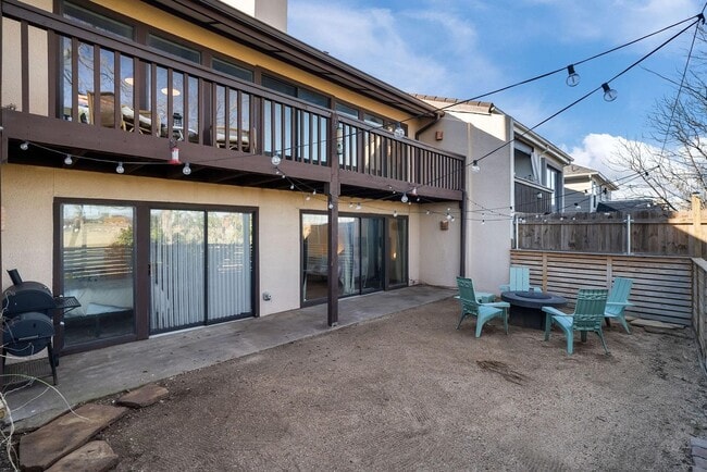 Building Photo - Amazing Mid-Century Modern 2 Bed, 2.5 Bath Ready for New Tenants- Eagle Mountain Saginaw ISD- 76179