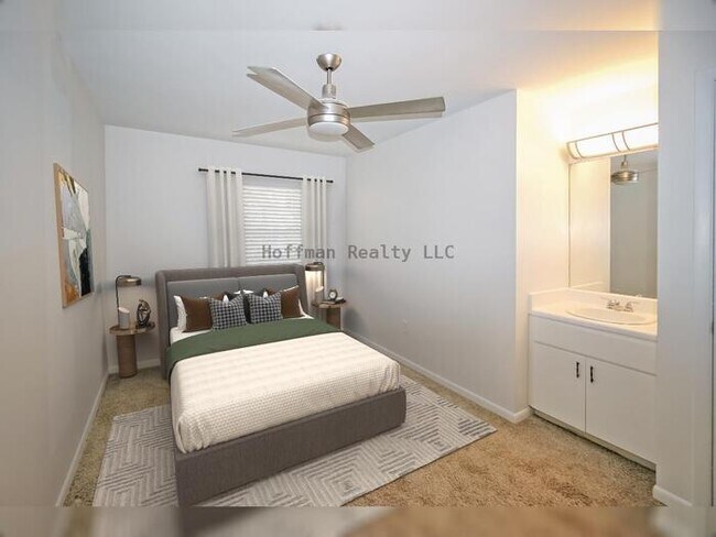 Building Photo - Hyde Park/Soho 2/1 Condo