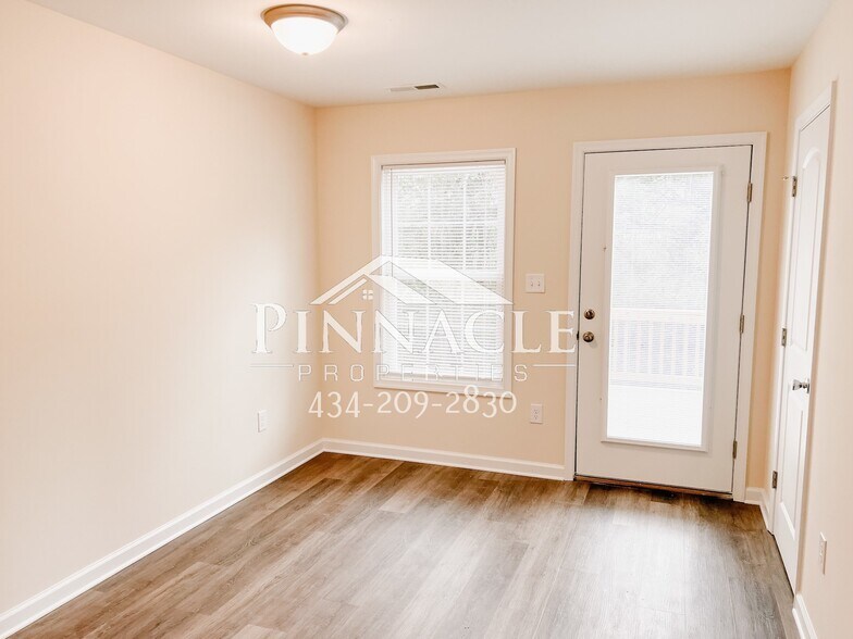 Building Photo - 2305 Tazewell Ave