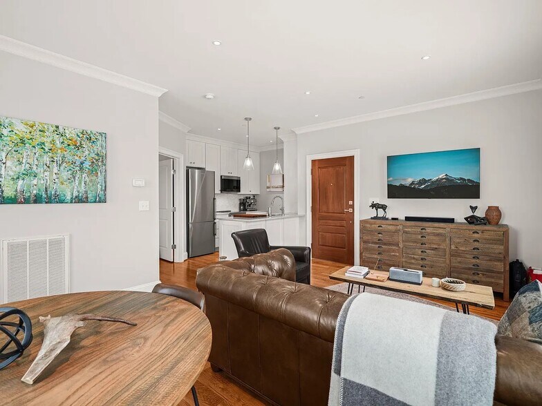 Building Photo - 605 Smedes Pl