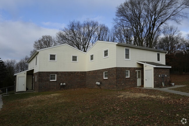 Building Photo - Robertson Court