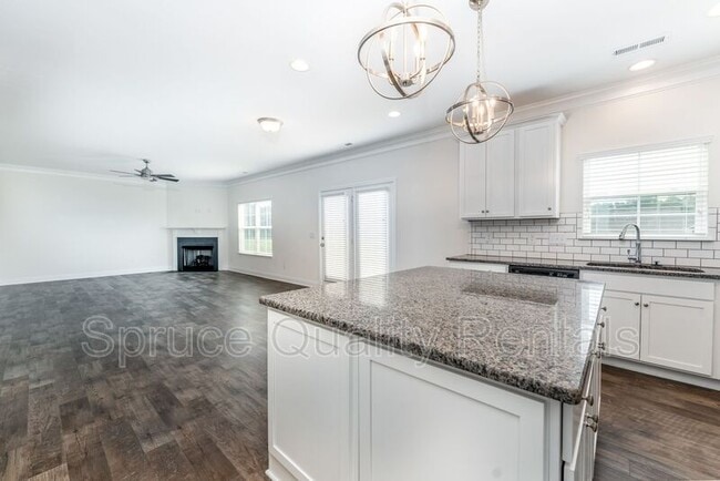 Building Photo - 102 Marquise Ct
