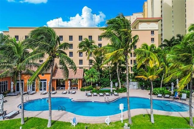 Building Photo - 3330 NE 190th St