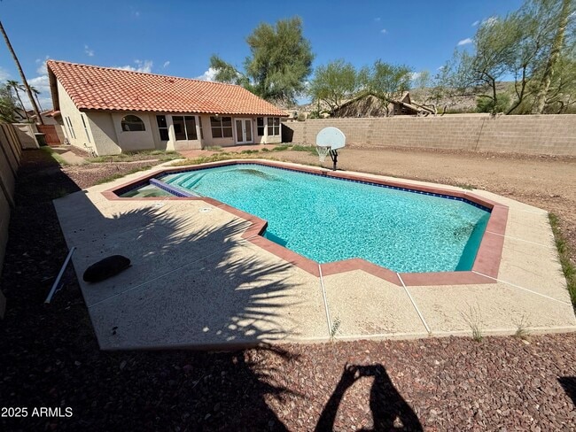 Building Photo - 2218 E Desert Trumpet Rd