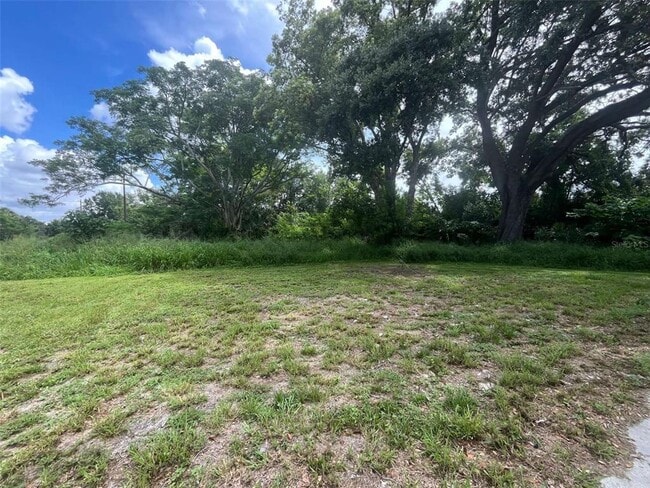 Building Photo - 8170 State Rd 60