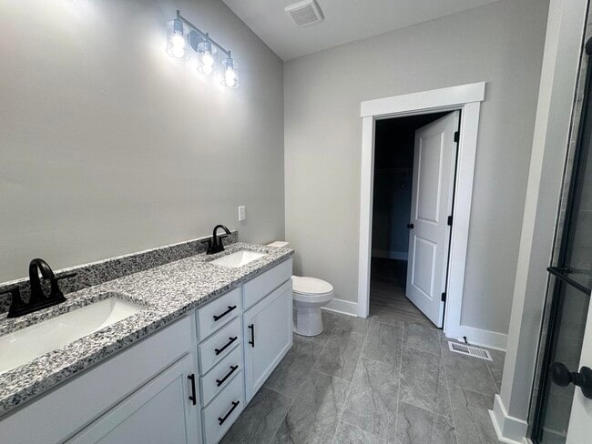 Building Photo - 1411 Sagecrest Ct