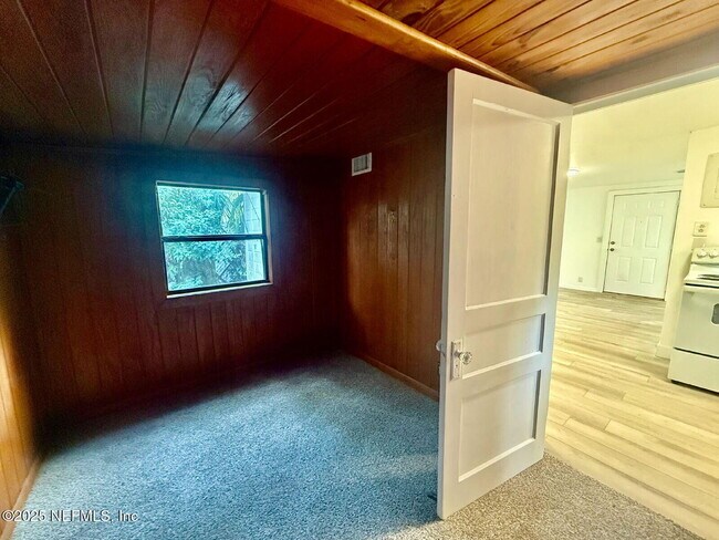 Building Photo - 1077 Willow Branch Ave