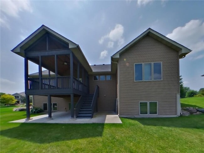 Building Photo - 633 Savanna Trail