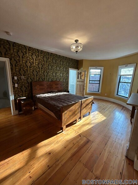 Building Photo - 482 Columbus Ave
