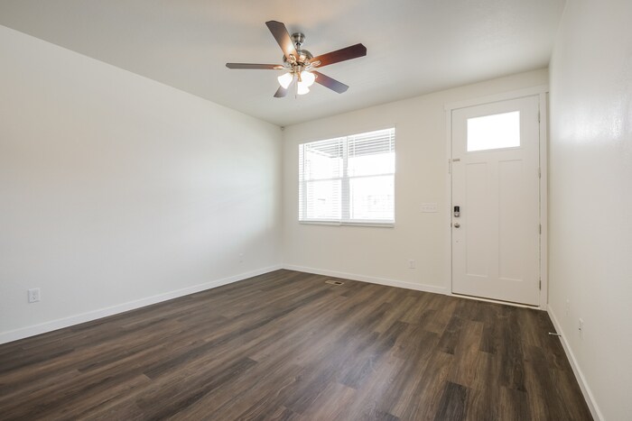 Building Photo - 13476 Oneida Ln