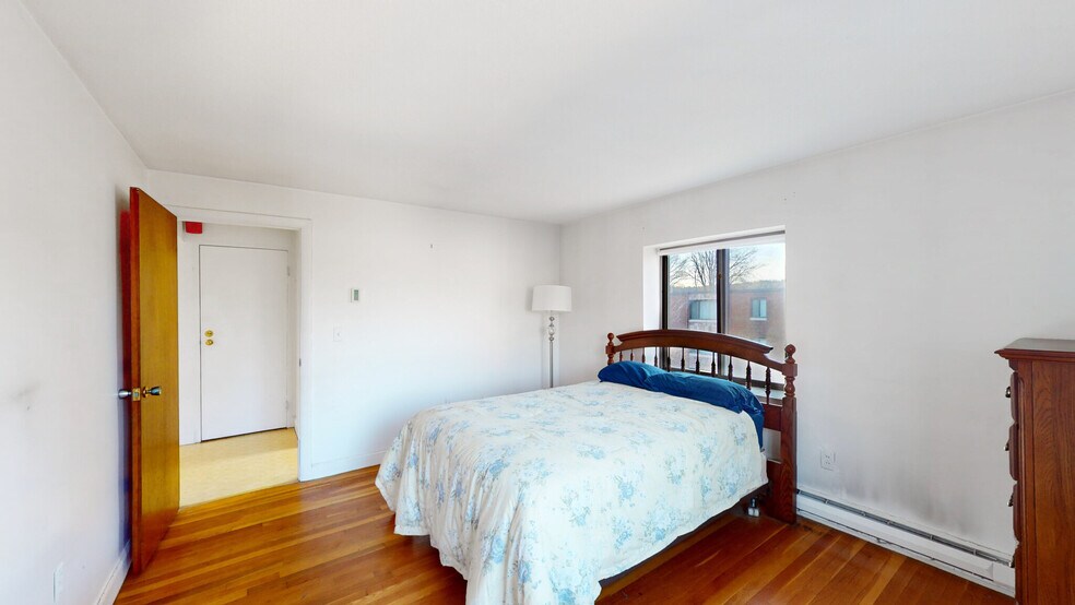 Building Photo - 175 W Wyoming Ave