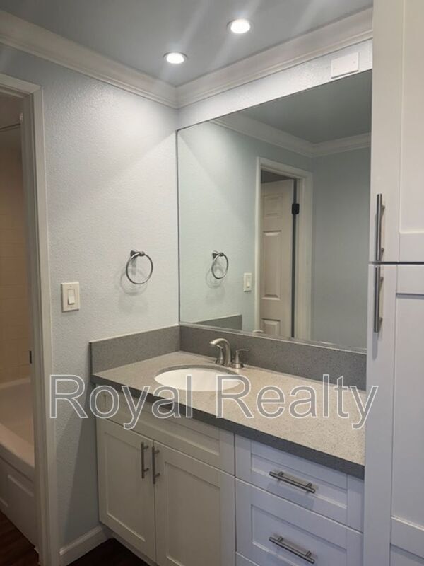 Building Photo - 98-450-450 Koauka Loop