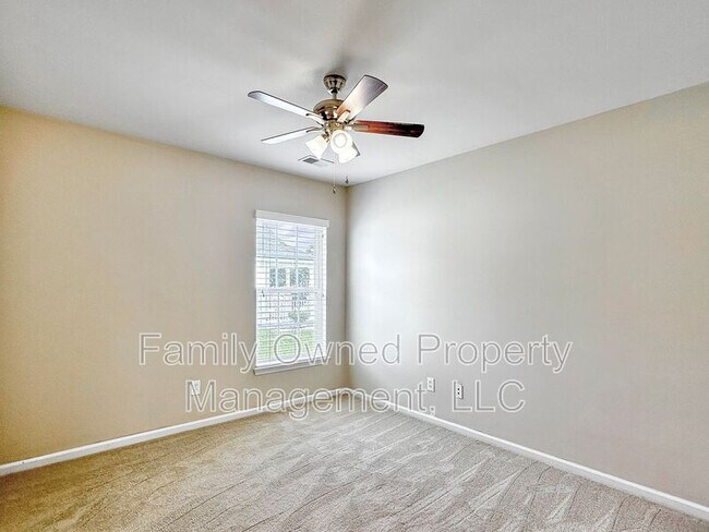 Building Photo - 261 Emerald Isle Dr