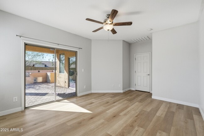 Building Photo - 1711 W Twain Ct