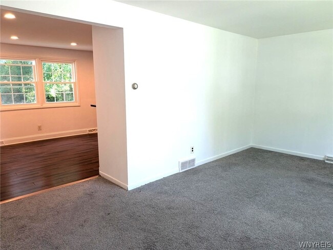 Building Photo - 253 Glenhaven Dr