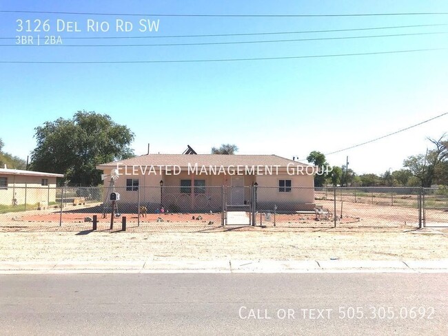 Building Photo - 3 Bedroom in Del Rio Acres/South Valley. L...