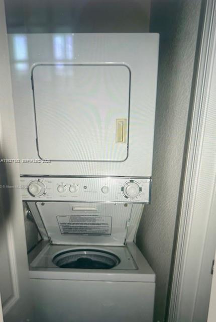 Building Photo - 6001 SW 70th St