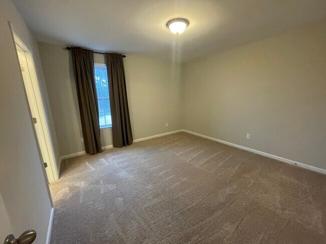 Building Photo - 2383 Seagull Dr