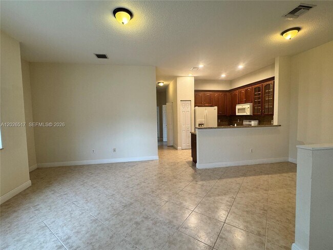Building Photo - 5819 Hampton Hills Blvd