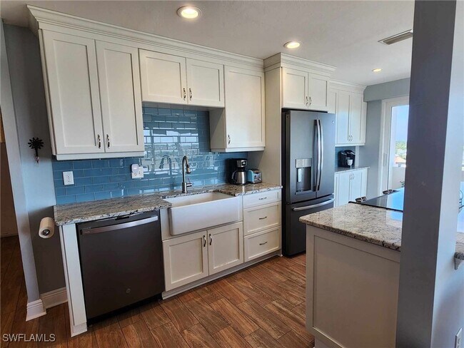 Building Photo - 4803 Sunset Ct